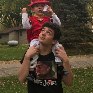 Meet your Posher, Devon